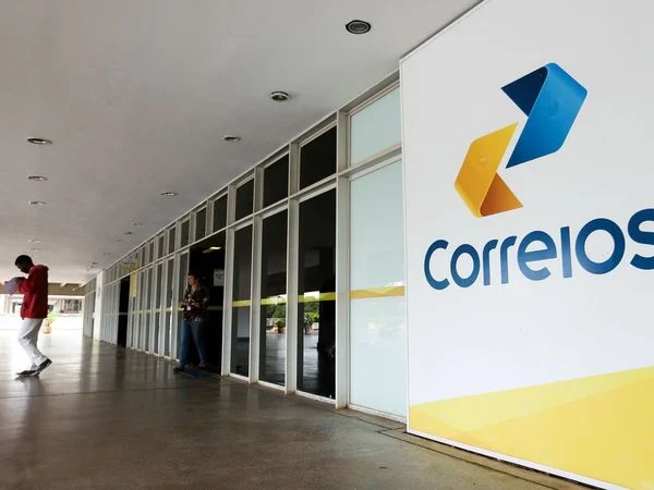 Estudante pode ganhar até R$ 10 mil em concurso de redação dos Correios