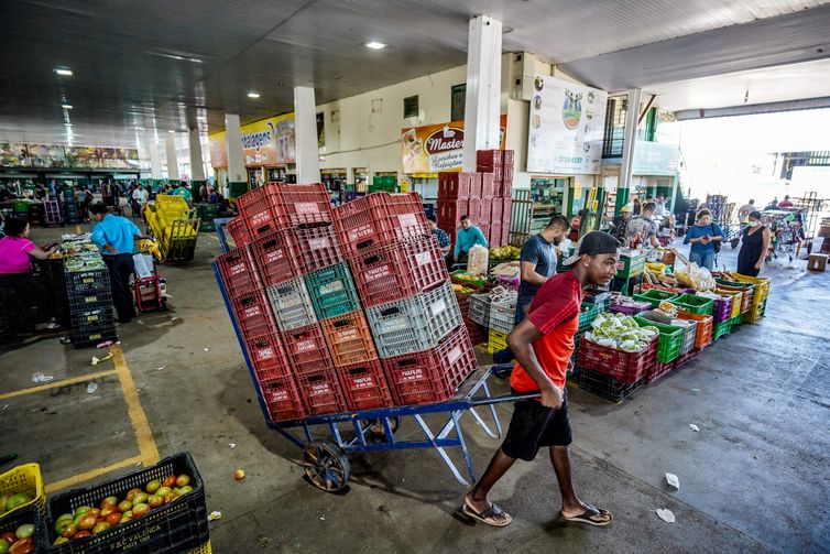Cenoura, batata, banana e laranja ficaram mais caras em janeiro