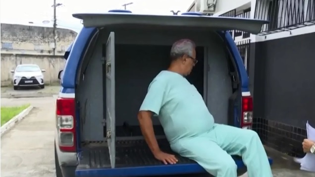 Médico preso após injúria racial paga fiança de 10 salários e é solto