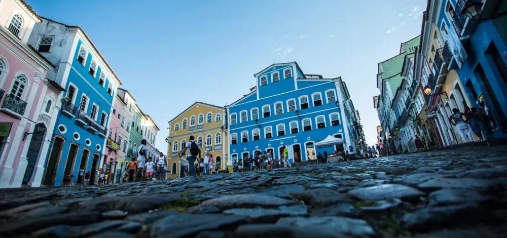 Turismo na Bahia registra crescimento acima da média nacional em 2023, aponta IBGE