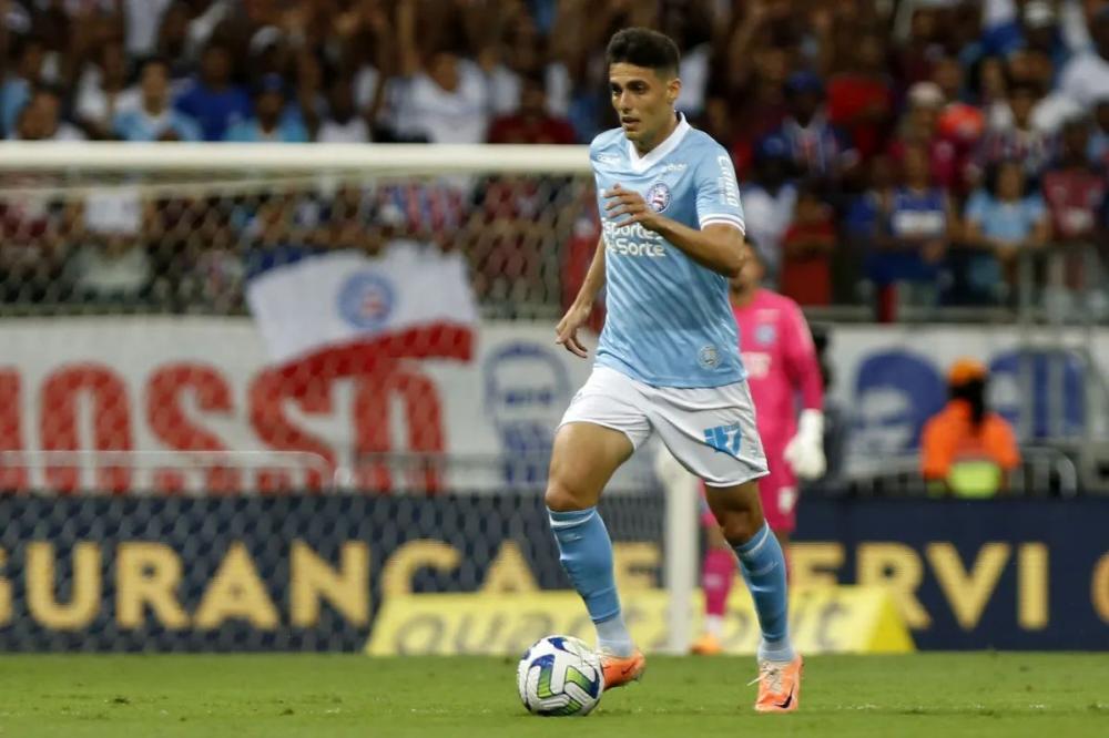 Bahia oficializa empréstimo de meia para o futebol chinês