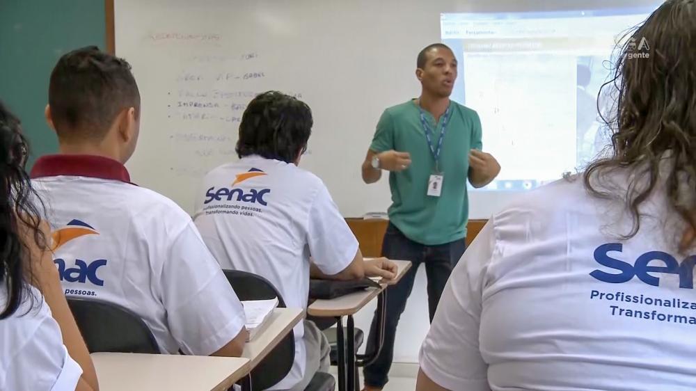 Senac abre 300 vagas para cursos técnicos em cidades da BA; confira onde tem oportunidades gratuitas