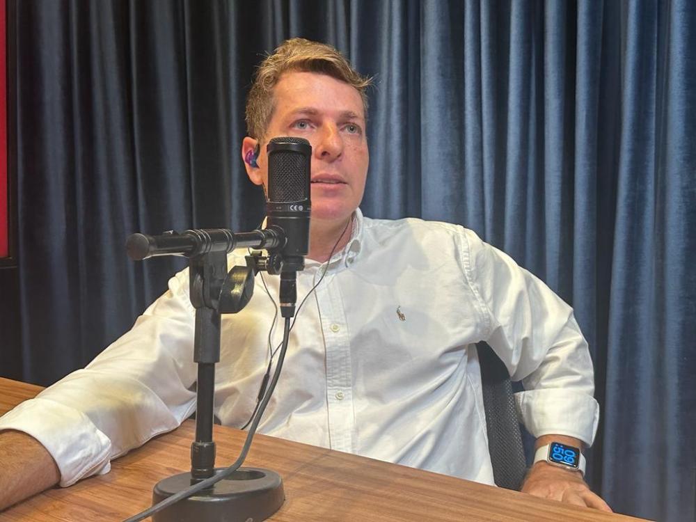 Joel rebate críticas feitas por Paulo Henrique sobre obras das barracas de praia