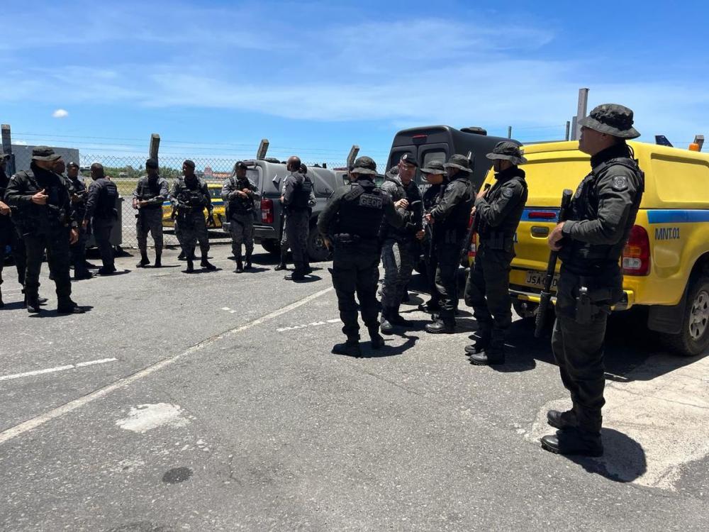 Preso que ordenou morte de rivais de dentro da cadeia é transferido para penitenciária de segurança máxima