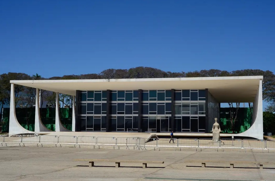 STF adia julgamento sobre revisão da vida toda do INSS