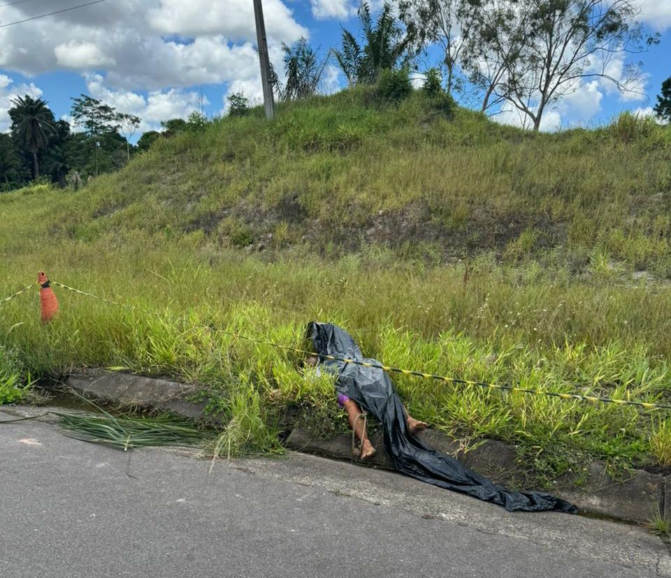 Corpo é encontrado às margens da BA-093, em Dias d’Ávila