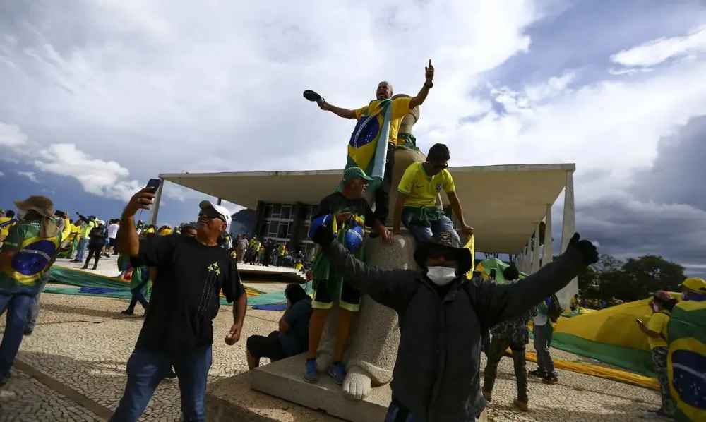 Pacheco e base de Lula barram pedido de anistia feito por Bolsonaro