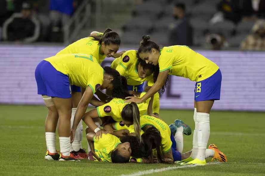 Favorito no confronto, Brasil enfrenta México na semifinal da Copa Ouro