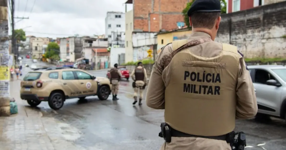 Tiroteio deixa dois mortos e dois baleados em praça no bairro de Nova Brasília