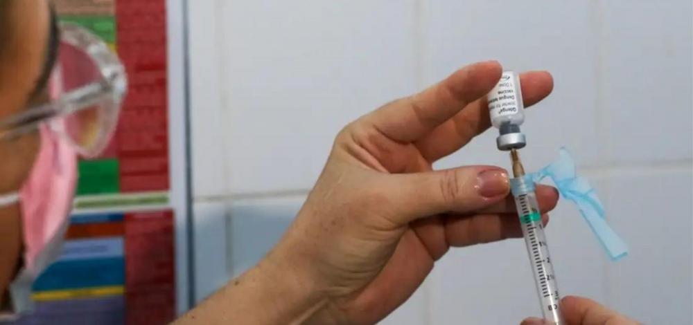 Apenas 11% das doses de vacina contra a dengue distribuídas no Brasil foram aplicadas