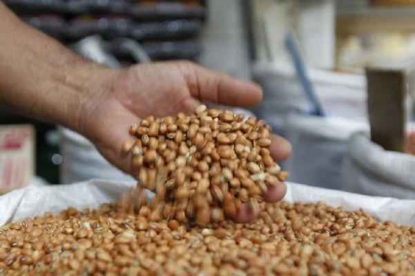Governo publica decreto que cria 'nova cesta básica'; confira os alimentos