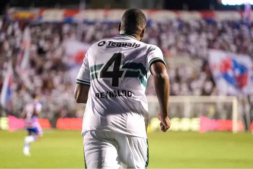 Novo zagueiro tem nome publicado no BID e pode estrear pelo Vitória