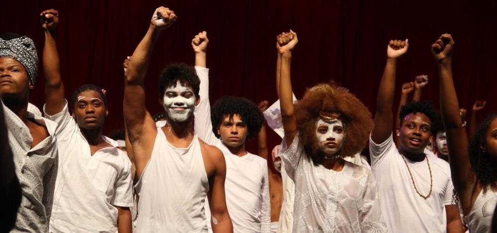 Bando de Teatro Olodum abre inscrições para Oficina de Performance Negra