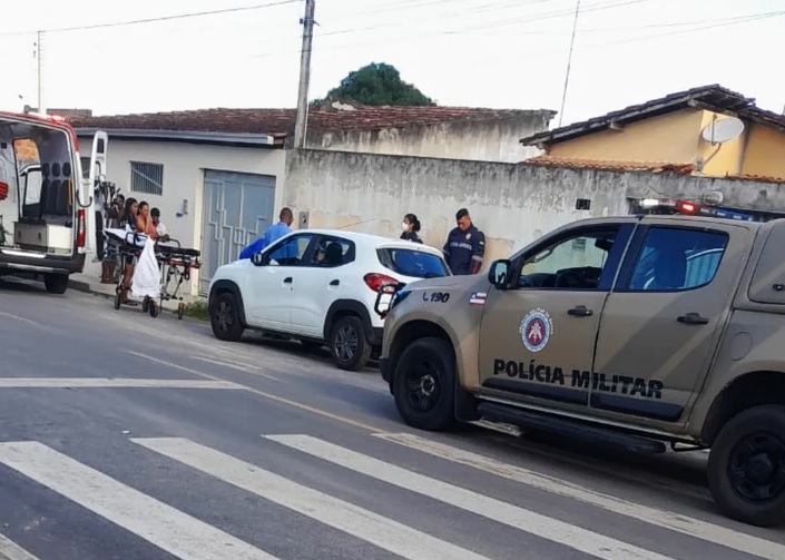 Menina de 4 anos morre após ser esquecida dentro de carro na Bahia
