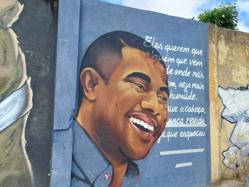 Confinado no BBB, Davi ganha grafite em muro de Cajazeiras; confira