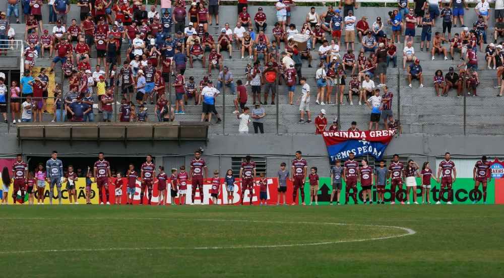 Jogo das quartas do Gauchão é paralisado por racismo; torcedor é detido