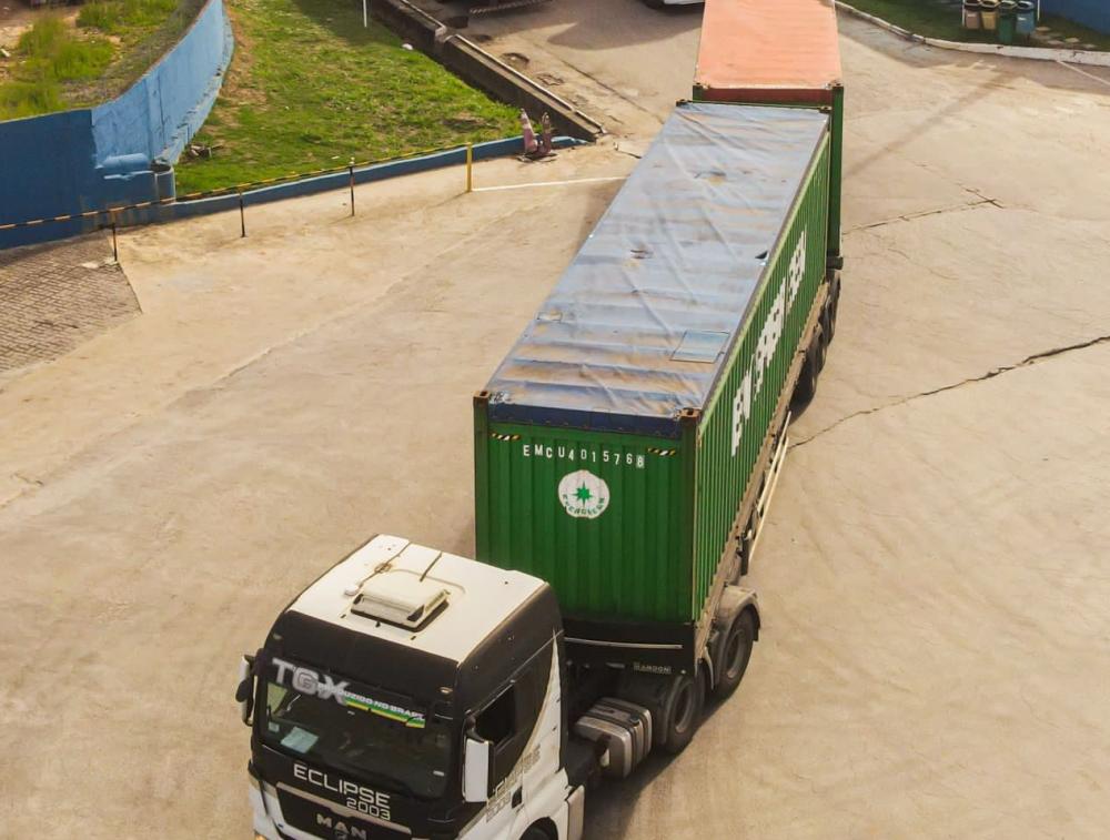 Contêineres com equipamentos da China chegam para sondagem da Ponte Salvador-Itaparica