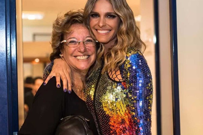 Fernanda Lima anuncia morte de sua mãe após descoberta recente de câncer