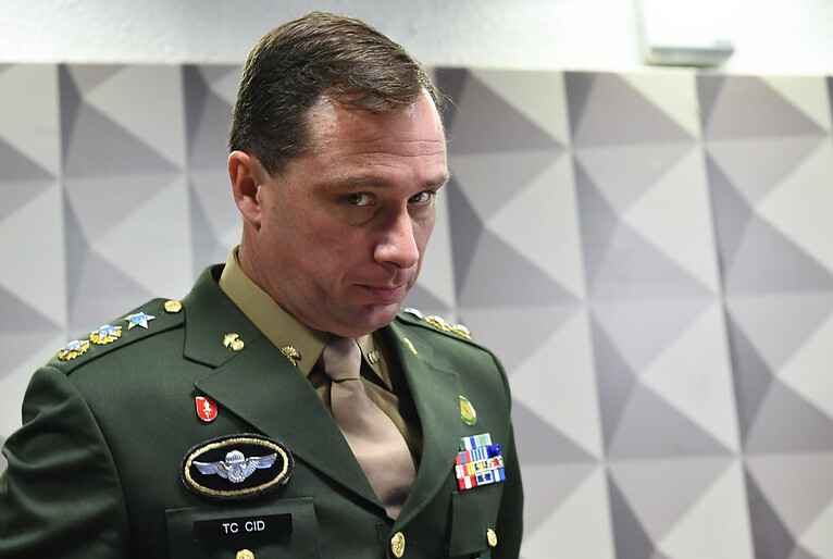 Mauro Cid presta novo depoimento à Polícia Federal nesta segunda-feira
