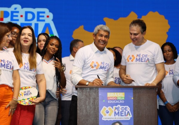 Mais de 280 mil estudantes baianos do Ensino Médio vão receber até R$ 3 mil por ano