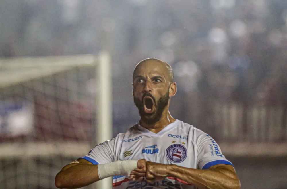 Thaciano revela 