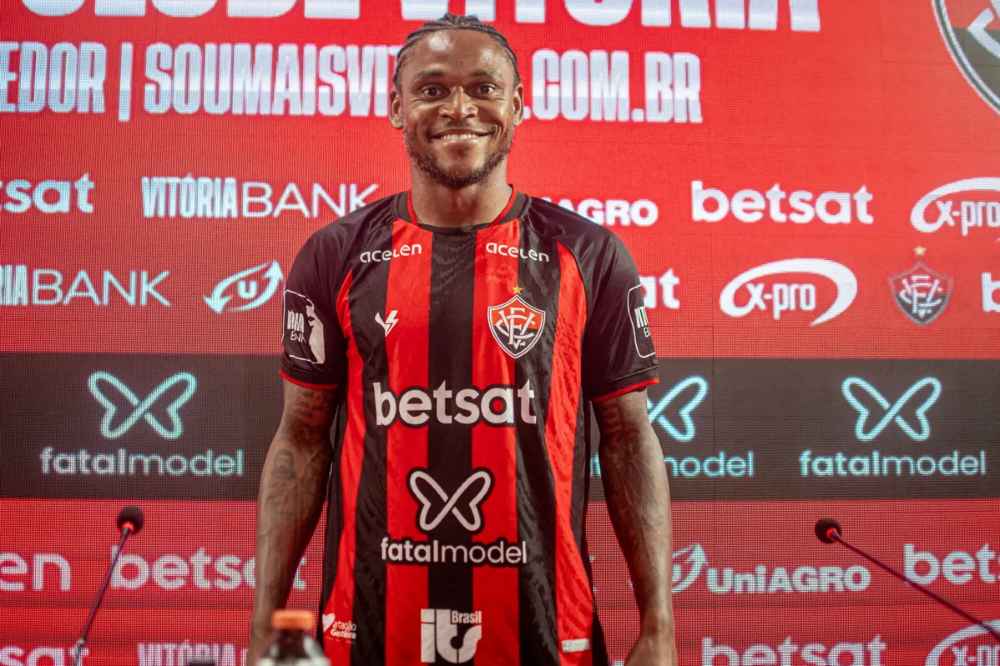 Recém-chegado ao Vitória, Luiz Adriano promete 