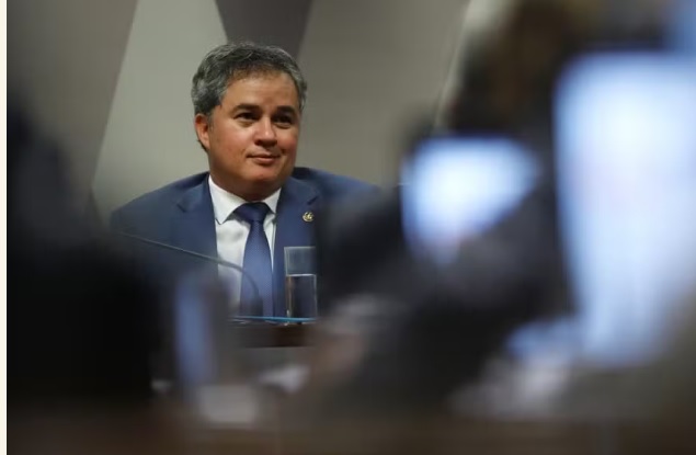 Em embate direto com STF, comissão do Senado aprova PEC das drogas