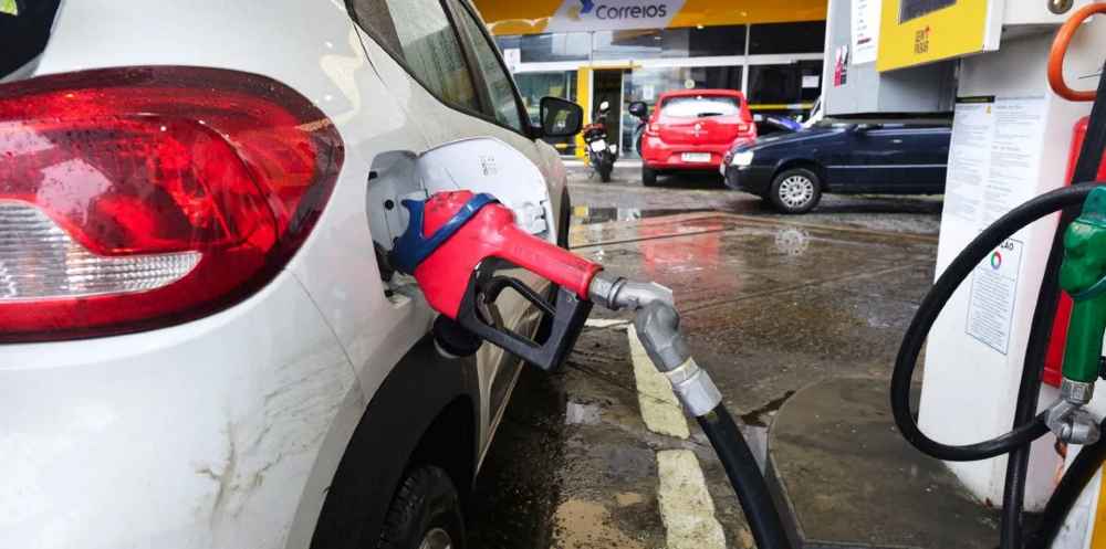 Câmara aprova lei que aumenta mistura do etanol na gasolina