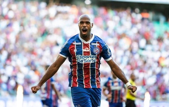 Estupiñán faz hat-trick, Bahia goleia Jequié e está na final do Baianão