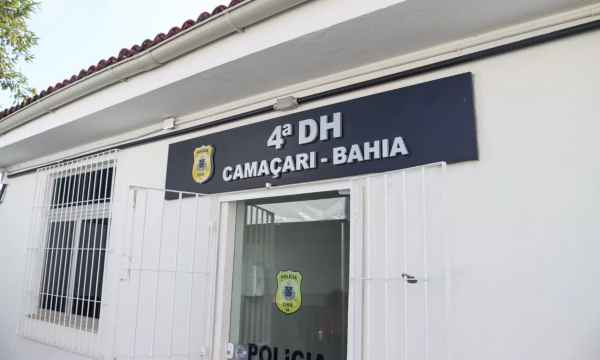 Corpo de homem é encontrado com mãos amarradas na Estrada da Cetrel em Camaçari