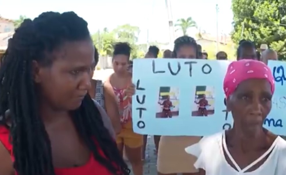 Família protesta por justiça após morte de quilombola; mulher foi arrastada por carro 