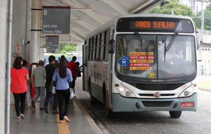 Passageiros são assaltados no coletivo da linha Terminal da França x Simões Filho