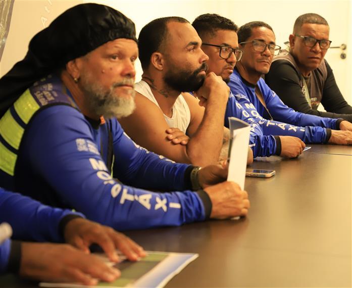 Mototaxistas discutem na Prefeitura de Mata melhorias para a categoria