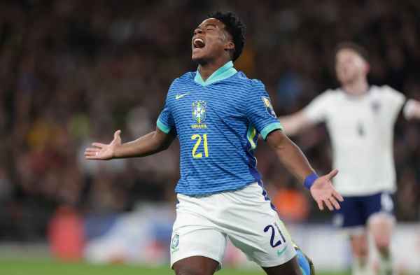 Endrick sai do banco para dar vitória ao Brasil contra a Inglaterra