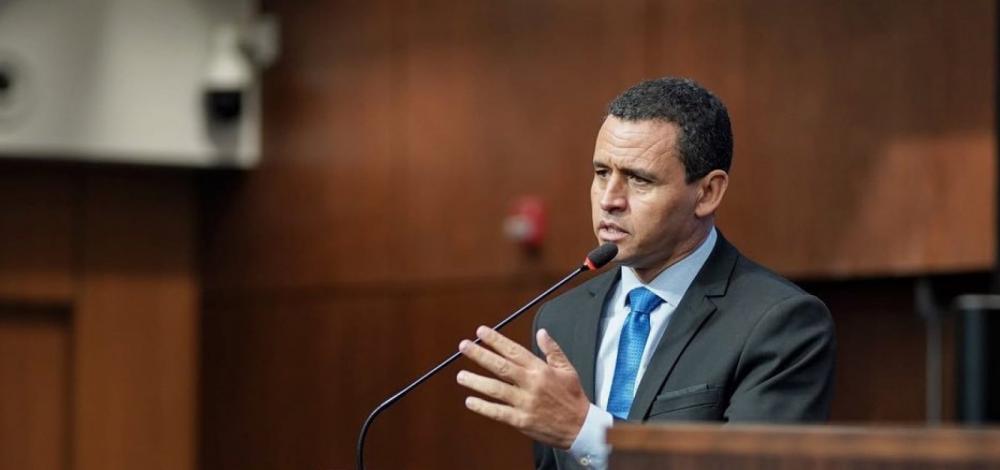 Ex-titular da Delegacia de Homicídios e responsável pelo caso Marielle, Giniton Lages é alvo de busca e apreensão