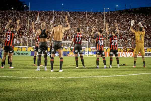 Fora do G4, Vitória precisa de combinação de resultados para avançar