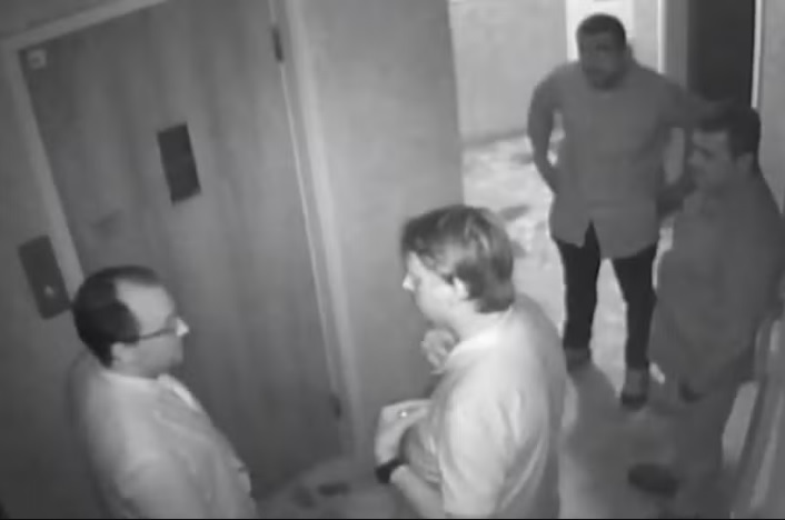 Ida de Bolsonaro à embaixada da Hungria vai ser investigada pela PF
