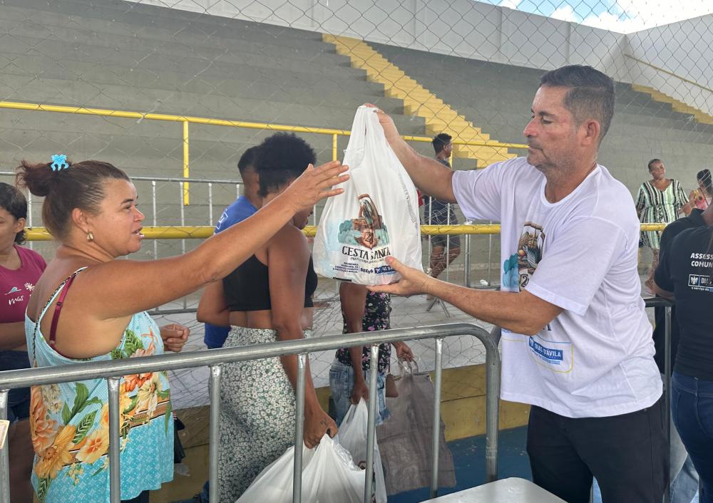 Semana Santa: Prefeitura de Dias d’Ávila bate recorde e distribui 85 toneladas em kits de alimentos