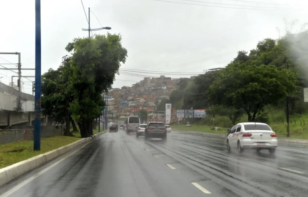 Salvamar alerta sobre frente fria e cuidados com banho de mar