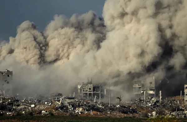 Israel bombardeia sul de Gaza apesar da pressão internacional
