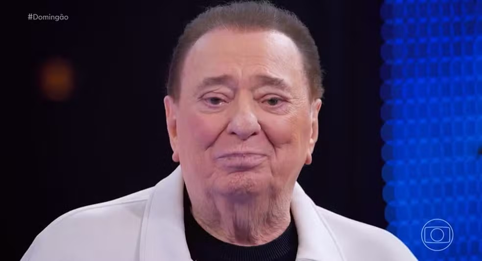 Raul Gil anuncia aposentadoria ao ser homenageado no Domingão