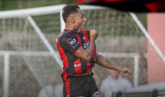 Jogadores celebram virada contra o Bahia: 