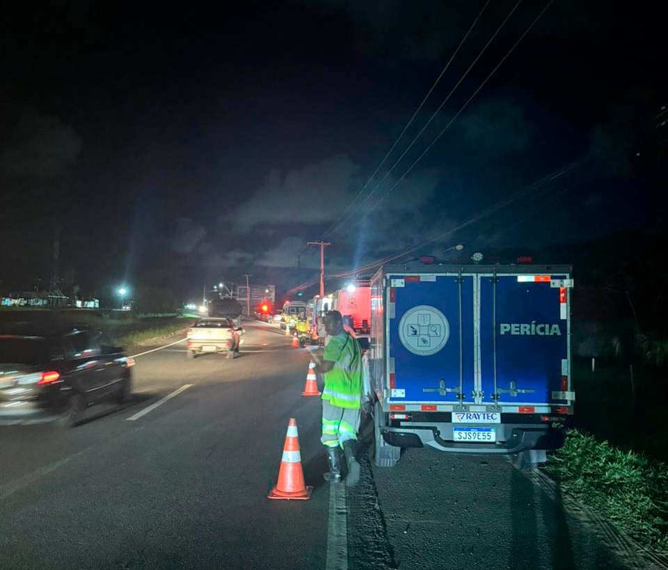 Adolescente de 14 anos morre atropelado na BA-099, em Arembepe 