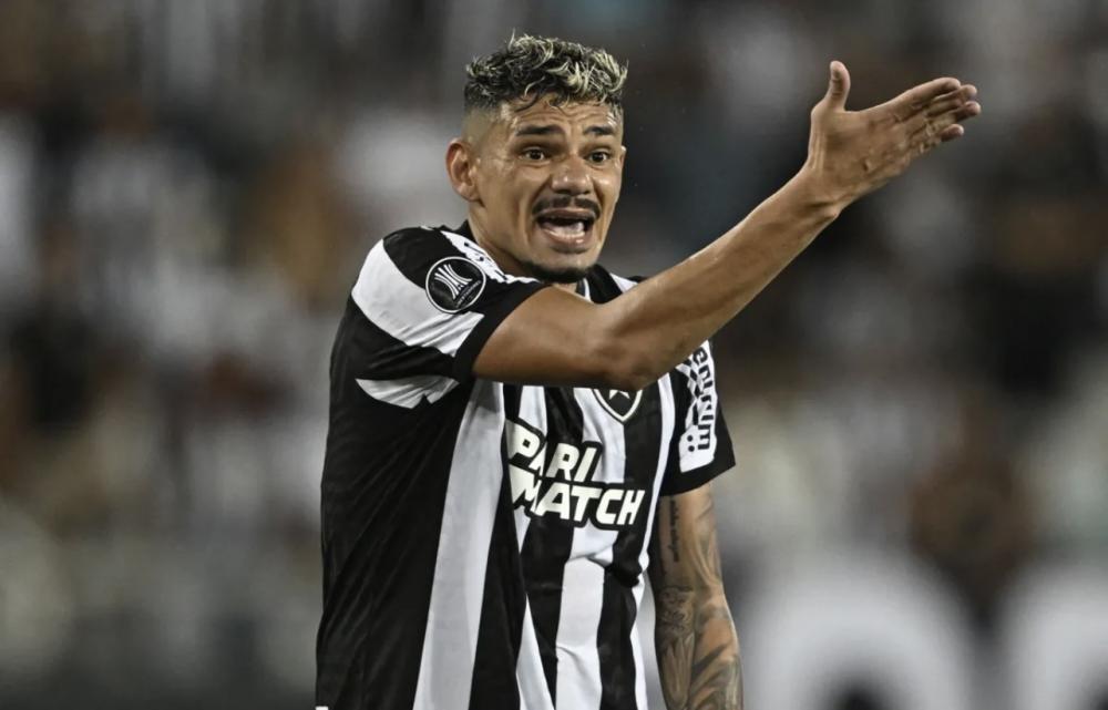 Em casa, Botafogo decepciona e perde para o Junior Barranquilla