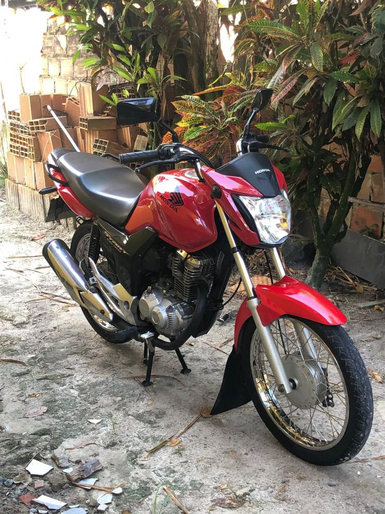 Moto é furtada no estacionamento da feira de Camaçari