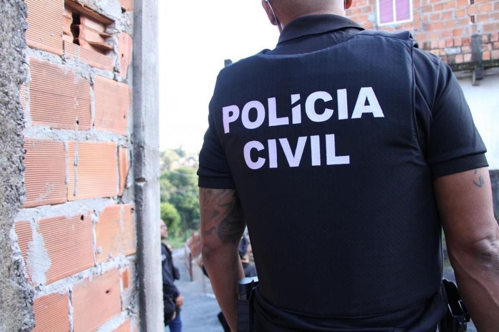 Homem é morto com facada no pescoço no Dois de Julho