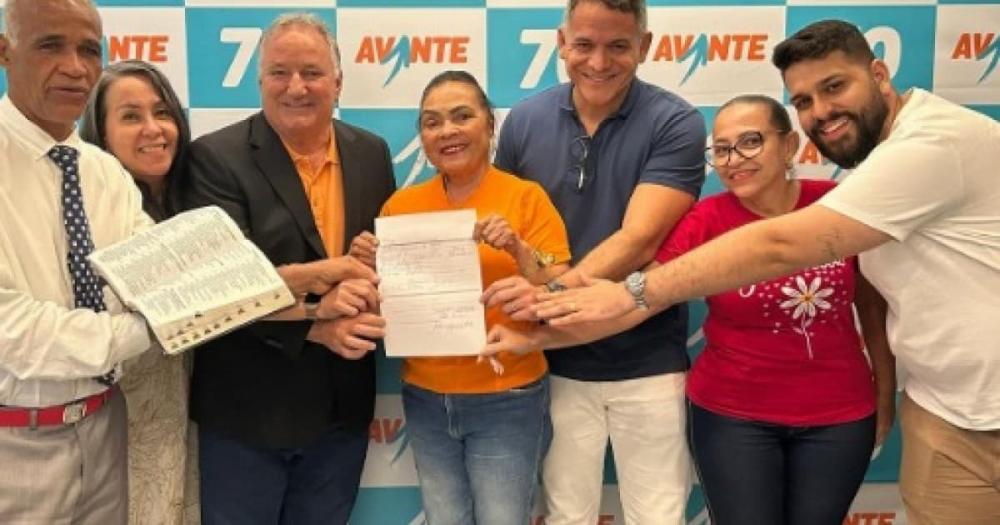 Liderança histórica do carlismo, Tonha Magalhães se filia ao Avante em Candeias