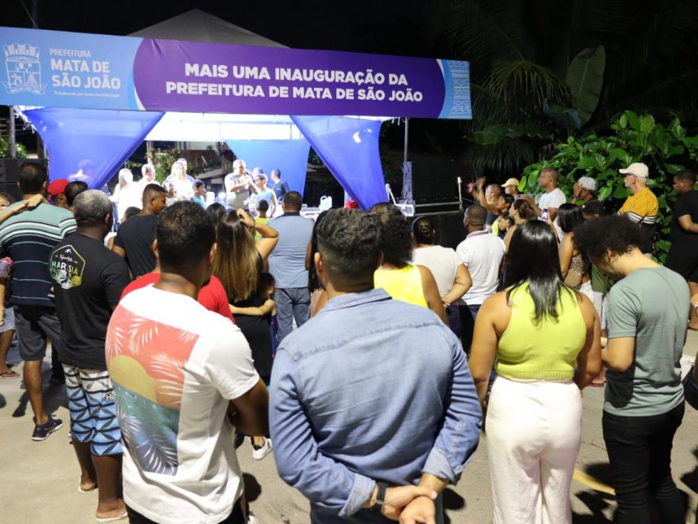 Comunidades de Amado Bahia celebram inauguração de pavimentações