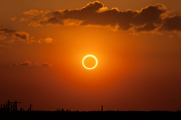 Eclipse total do sol acontece na segunda; saiba como ver pela internet 