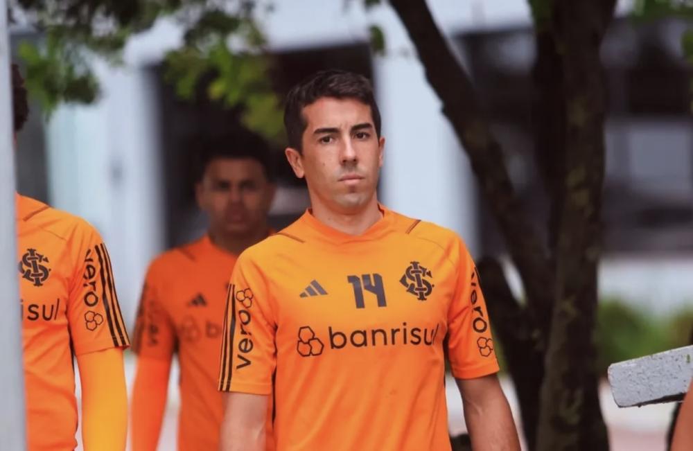 Bahia avança nas negociações para contratar uruguaio Carlos De Pena